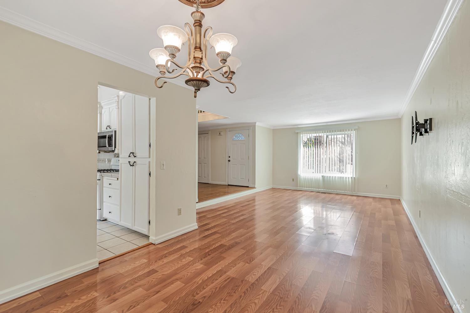 Detail Gallery Image 17 of 48 For 5209 San Luis Ave, Santa Rosa,  CA 95409 - 5 Beds | 3/1 Baths