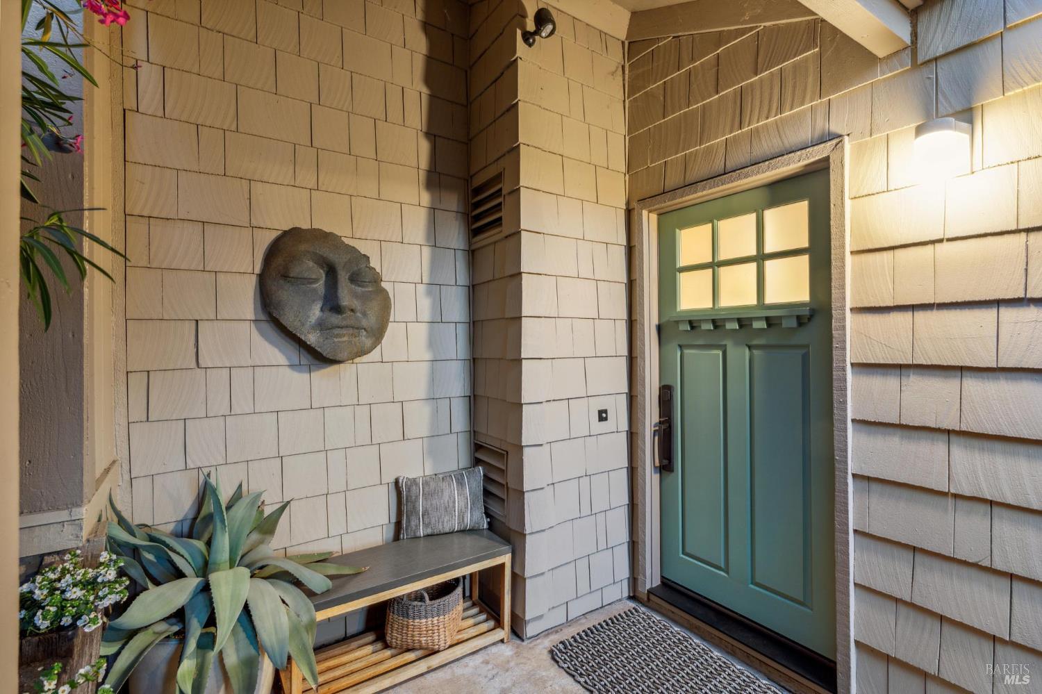 Detail Gallery Image 4 of 42 For 2 Columbine Ln, Novato,  CA 94947 - 3 Beds | 2/1 Baths