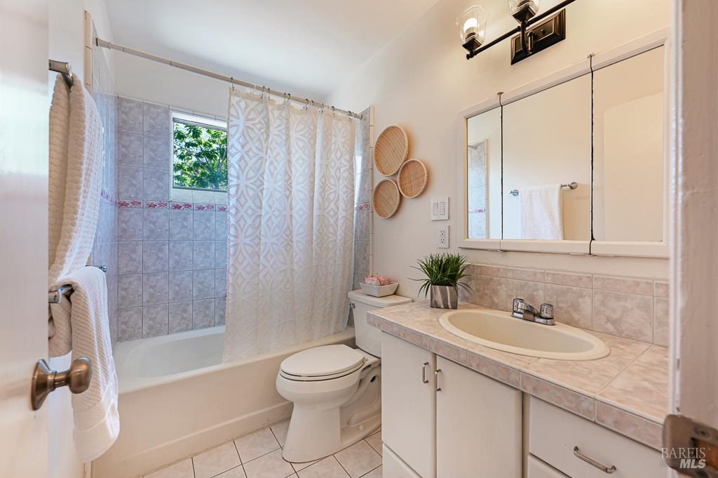 Detail Gallery Image 12 of 34 For 5227 Wendell Ln, Sebastopol,  CA 95472 - 3 Beds | 1 Baths