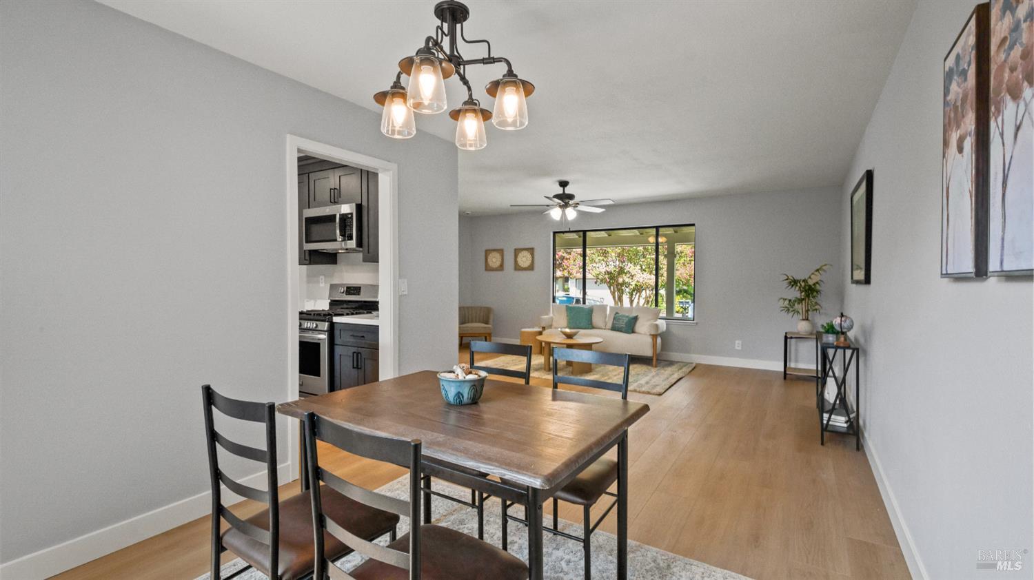 Detail Gallery Image 19 of 99 For 3265 Arroyo Dr, Fairfield,  CA 94533 - 4 Beds | 2/1 Baths