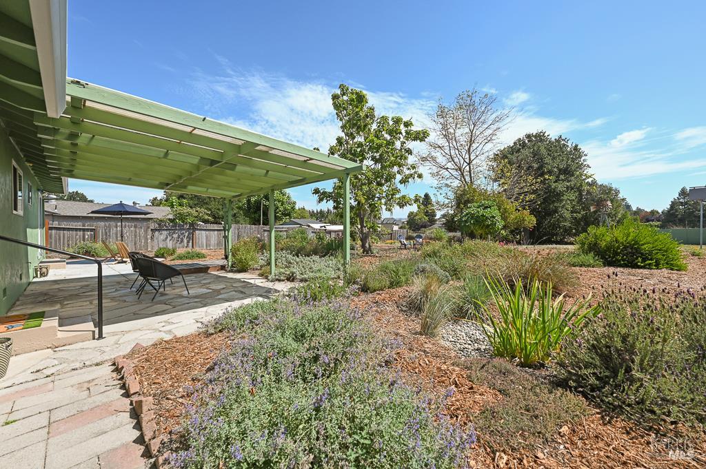 Detail Gallery Image 19 of 34 For 5227 Wendell Ln, Sebastopol,  CA 95472 - 3 Beds | 1 Baths