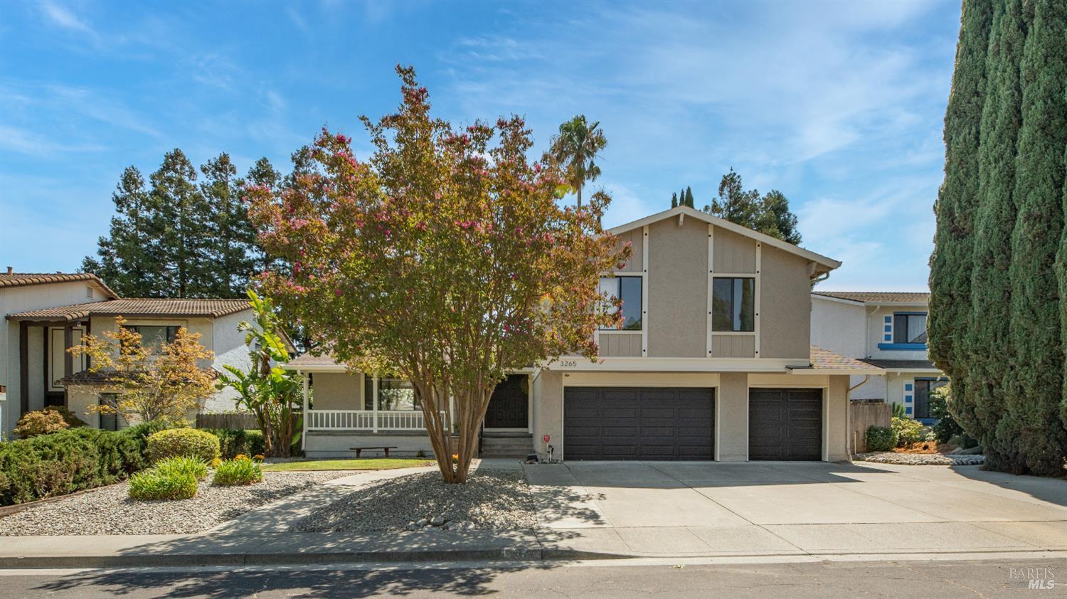 Detail Gallery Image 3 of 99 For 3265 Arroyo Dr, Fairfield,  CA 94533 - 4 Beds | 2/1 Baths
