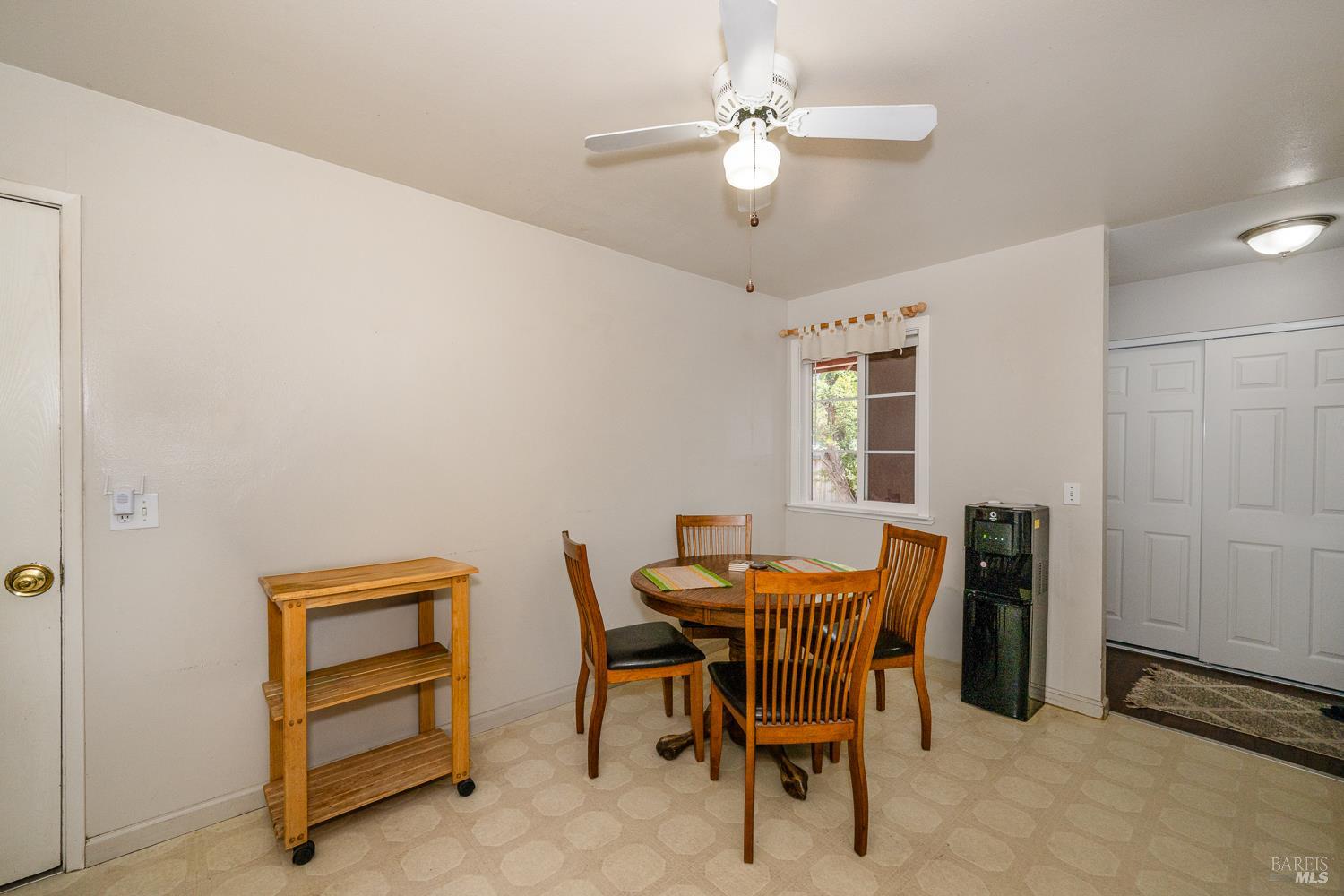 Detail Gallery Image 7 of 21 For 1130 Tapadera Dr, Santa Rosa,  CA 95407 - 3 Beds | 2 Baths