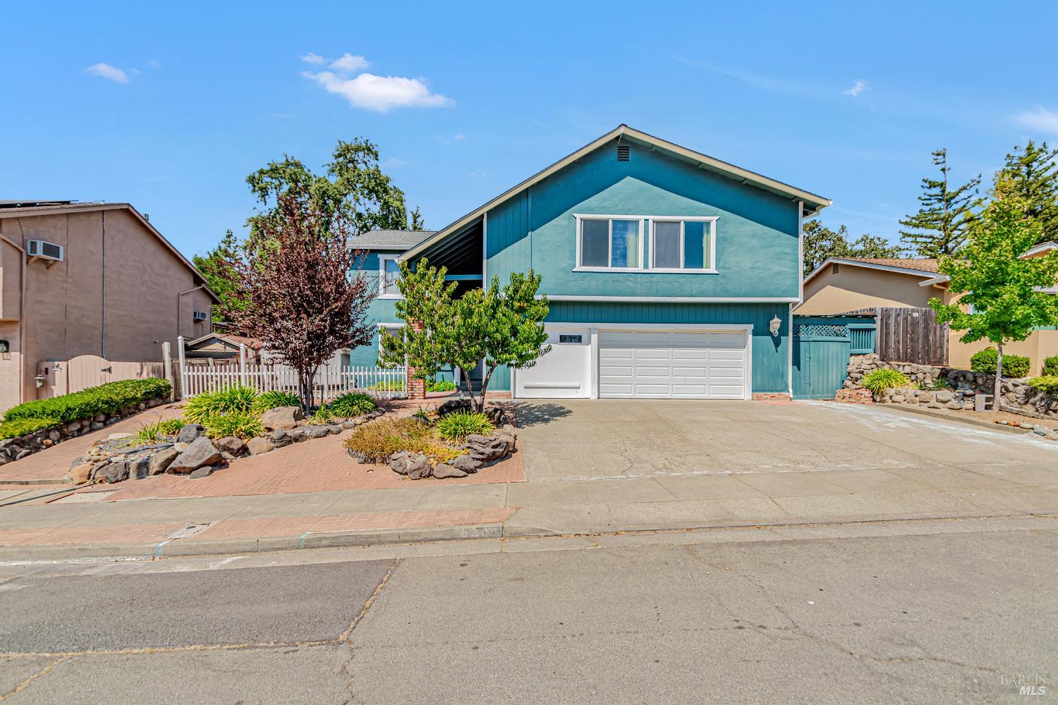 Detail Gallery Image 1 of 48 For 5209 San Luis Ave, Santa Rosa,  CA 95409 - 5 Beds | 3/1 Baths