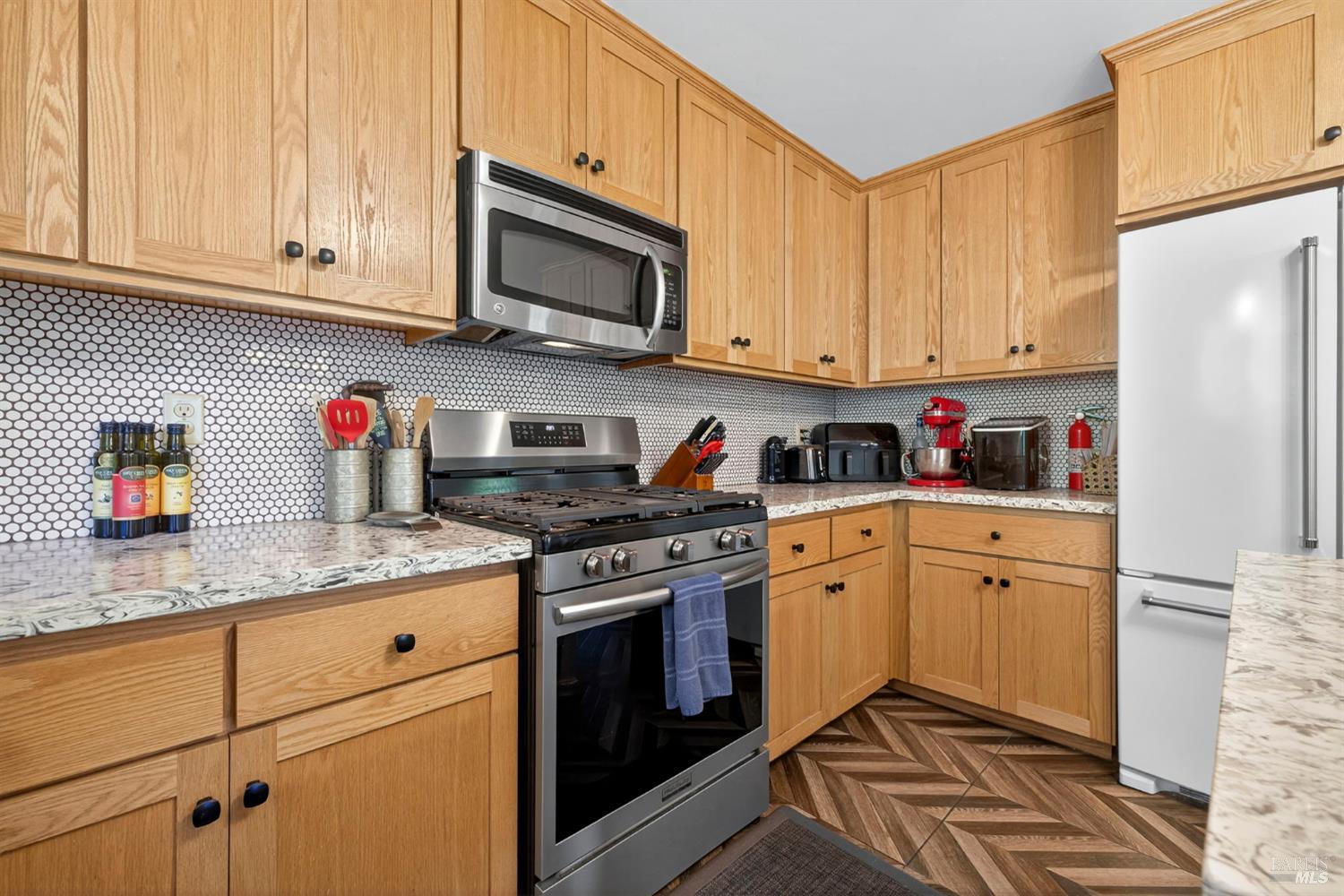 Detail Gallery Image 11 of 26 For 16799 Center Way, Guerneville,  CA 95446 - 5 Beds | 2 Baths