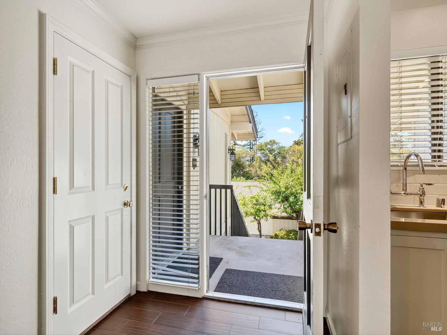Detail Gallery Image 7 of 23 For 693 Cottage Dr, Napa,  CA 94558 - 2 Beds | 2 Baths