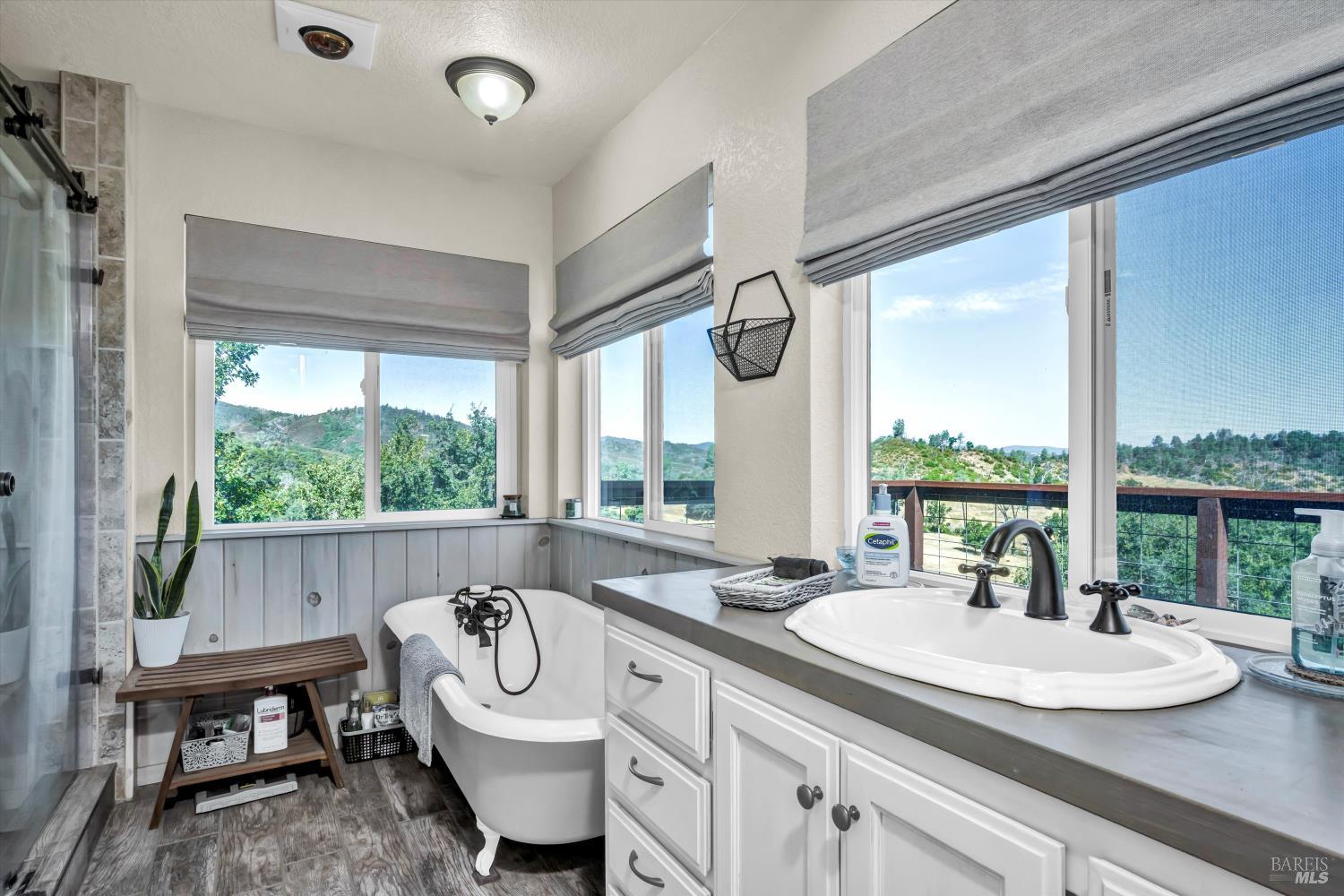 Detail Gallery Image 15 of 54 For 10225 Kelsey Creek Dr, Kelseyville,  CA 95451 - 3 Beds | 3 Baths