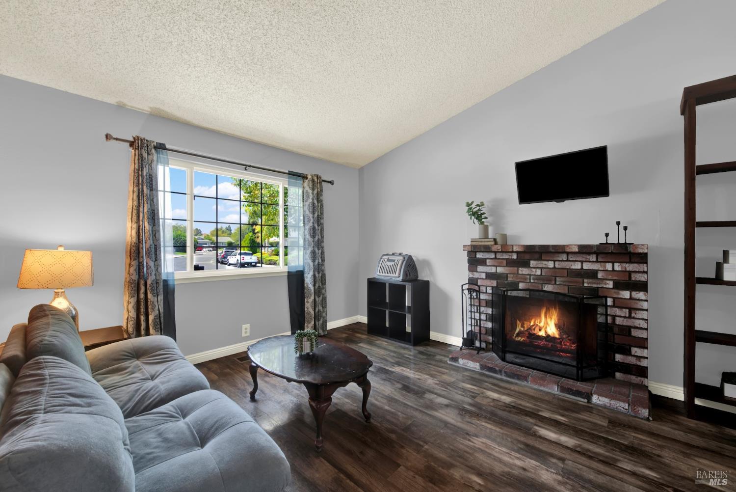 Detail Gallery Image 7 of 50 For 2968 Juniper St, Fairfield,  CA 94533 - 3 Beds | 2 Baths