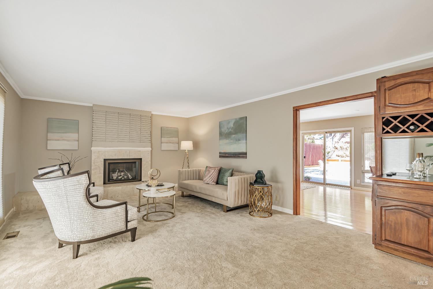 Detail Gallery Image 6 of 33 For 936 Patricia Way, San Rafael,  CA 94903 - 3 Beds | 2 Baths