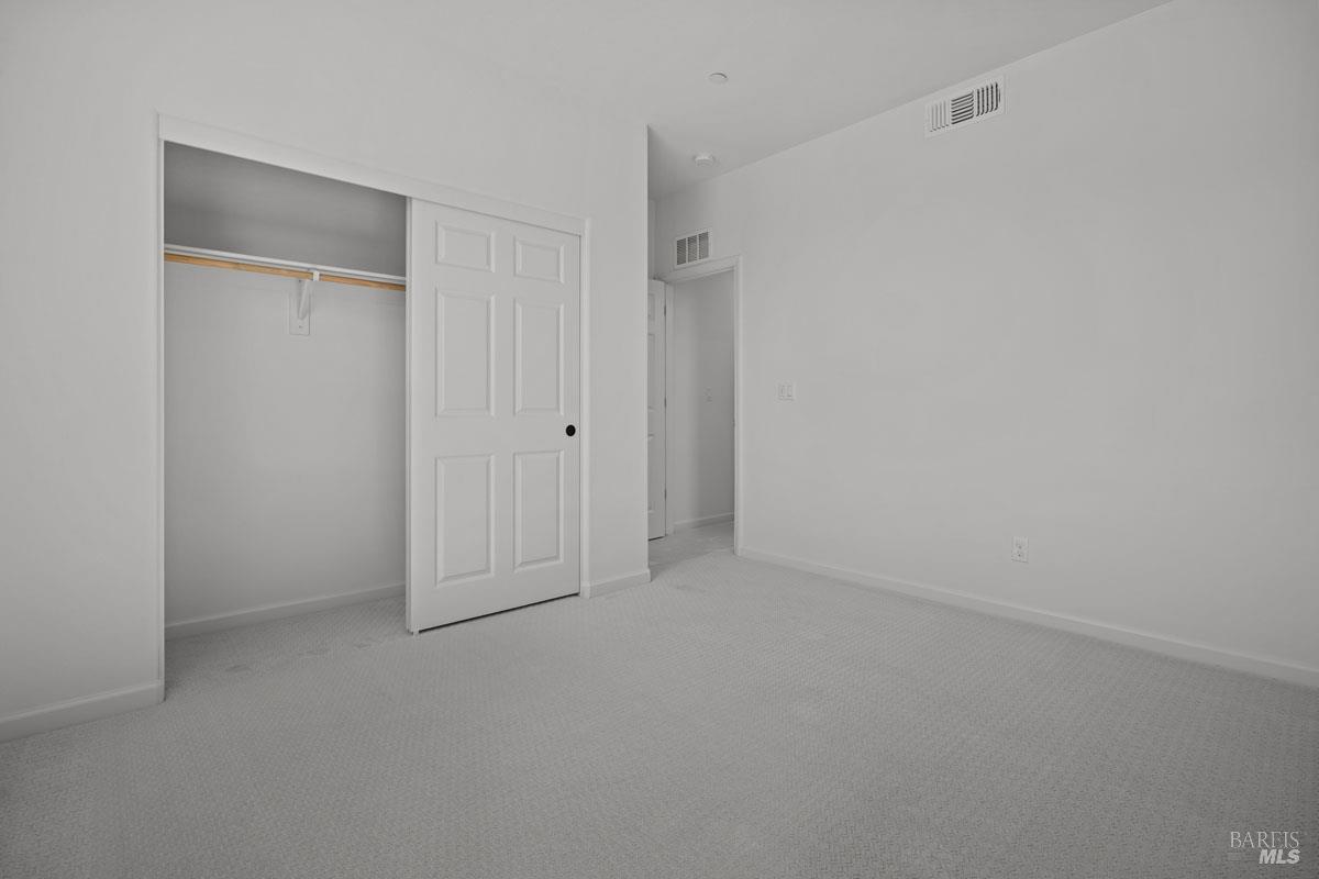 Detail Gallery Image 15 of 21 For 2 Topaz Ct, Petaluma,  CA 94952 - 3 Beds | 3 Baths