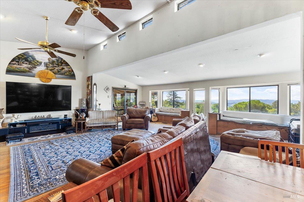 Detail Gallery Image 6 of 52 For 4331 Panorama Dr, Santa Rosa,  CA 95404 - 6 Beds | 3 Baths