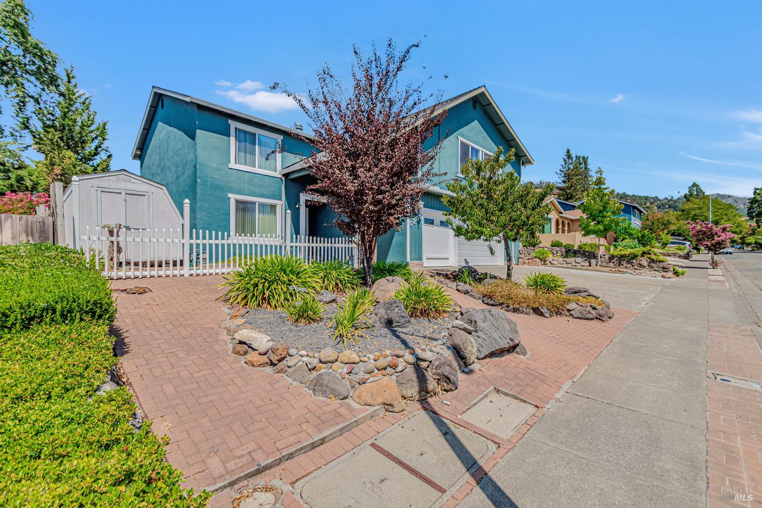 Detail Gallery Image 2 of 48 For 5209 San Luis Ave, Santa Rosa,  CA 95409 - 5 Beds | 3/1 Baths