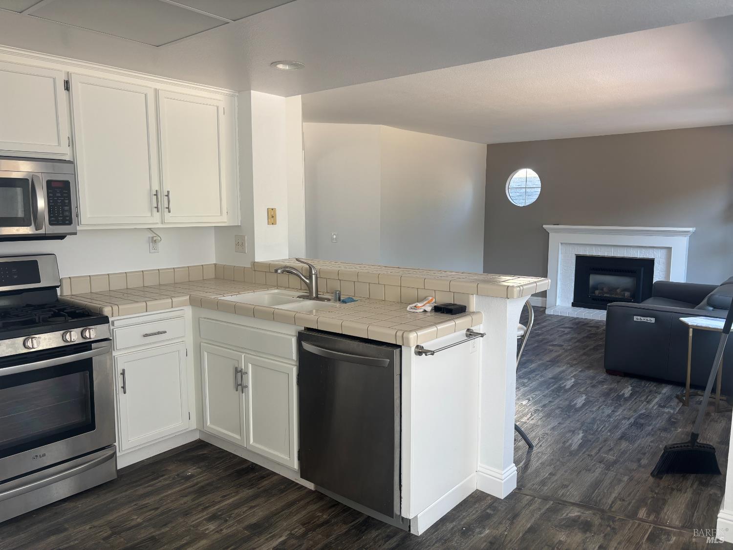 Detail Gallery Image 19 of 22 For 9587 Wellington Cir, Windsor,  CA 95492 - 4 Beds | 3 Baths