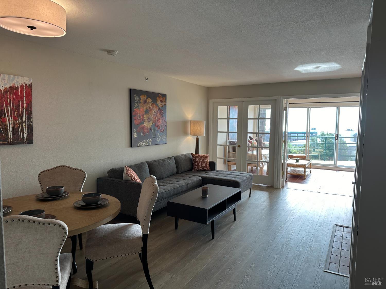 Detail Gallery Image 3 of 15 For 1201 Brickyard Way #105,  Richmond,  CA 94801 - 1 Beds | 1 Baths