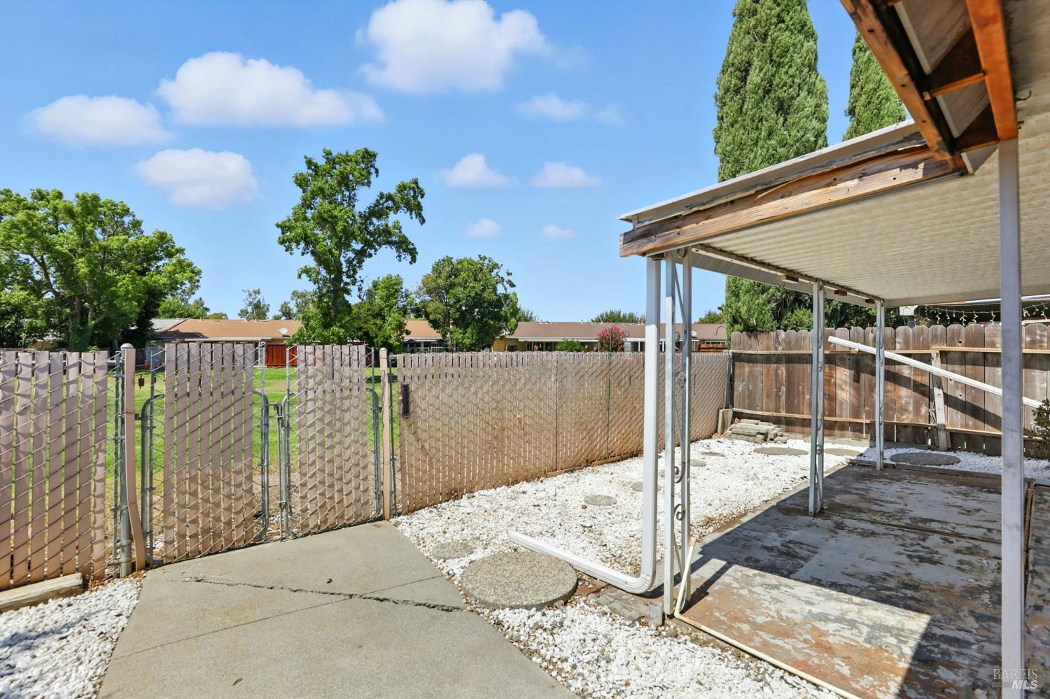 Detail Gallery Image 16 of 19 For 122 Monterey Dr, Vacaville,  CA 95687 - 2 Beds | 2 Baths