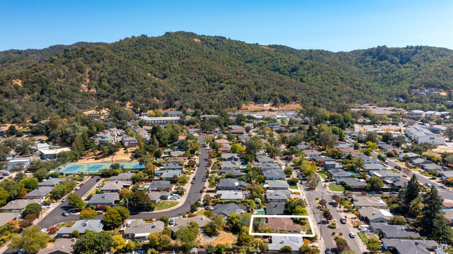 Detail Gallery Image 39 of 44 For 120 Meriam Dr, San Rafael,  CA 94903 - 3 Beds | 2/1 Baths