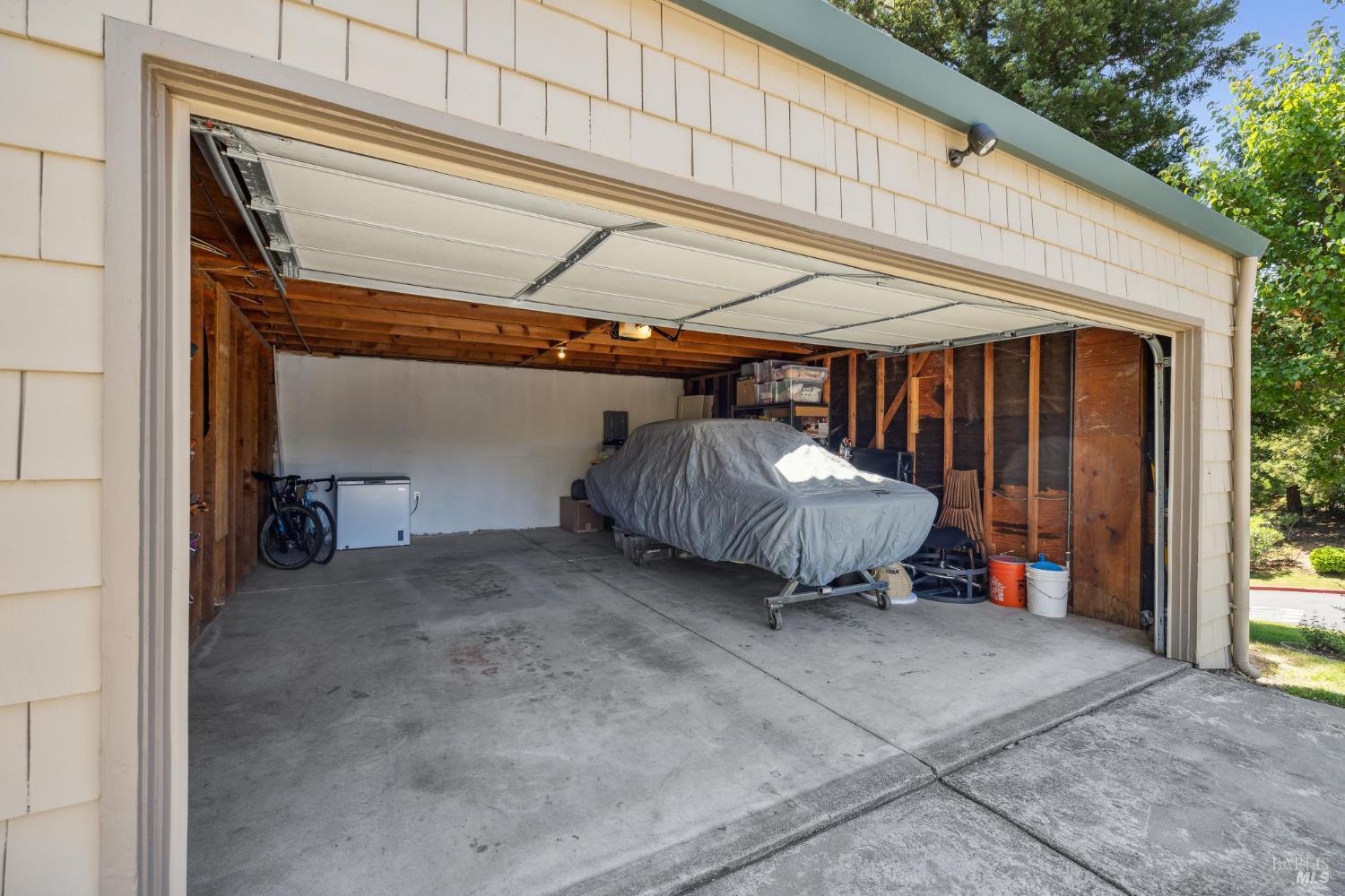 Detail Gallery Image 34 of 42 For 2 Columbine Ln, Novato,  CA 94947 - 3 Beds | 2/1 Baths