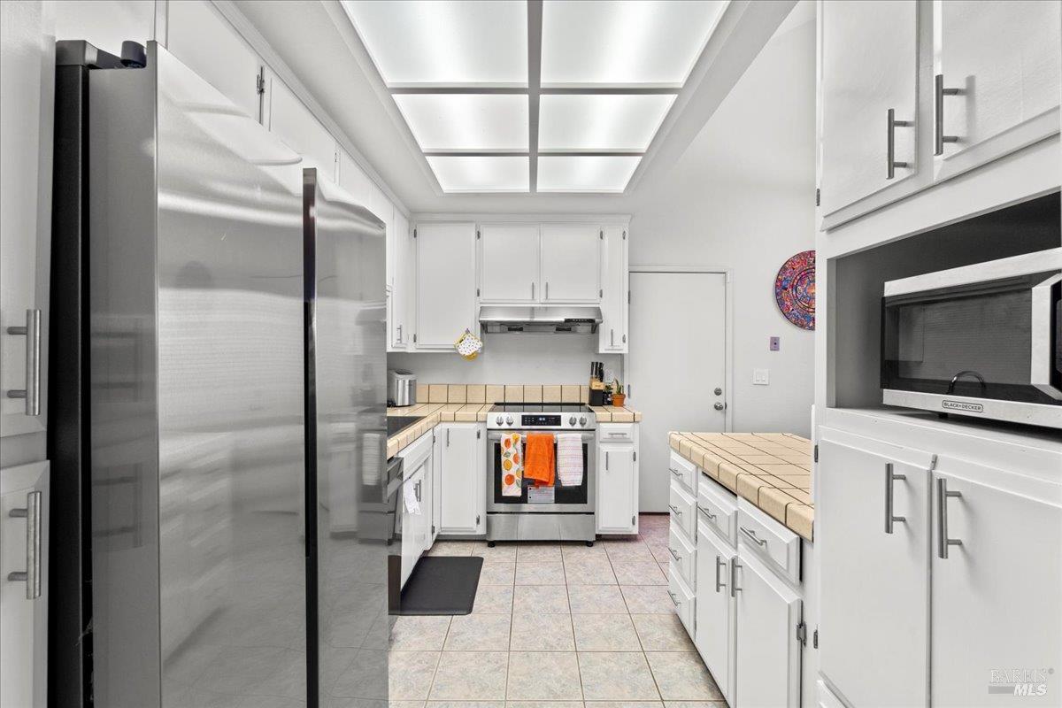 Detail Gallery Image 12 of 28 For 1330 Blackberry Ct, Dixon,  CA 95620 - 3 Beds | 2 Baths