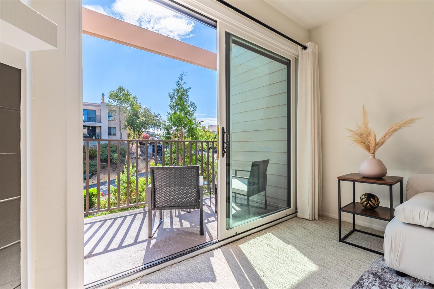 Detail Gallery Image 8 of 39 For 804 via Casitas Dr, Greenbrae,  CA 94904 - 3 Beds | 2 Baths