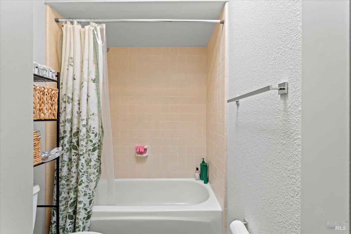 Detail Gallery Image 15 of 28 For 1330 Blackberry Ct, Dixon,  CA 95620 - 3 Beds | 2 Baths