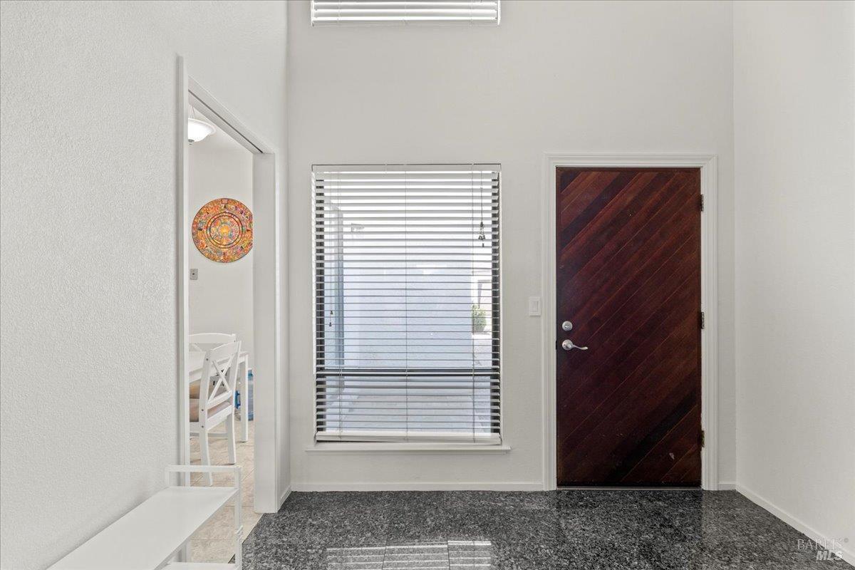 Detail Gallery Image 4 of 28 For 1330 Blackberry Ct, Dixon,  CA 95620 - 3 Beds | 2 Baths