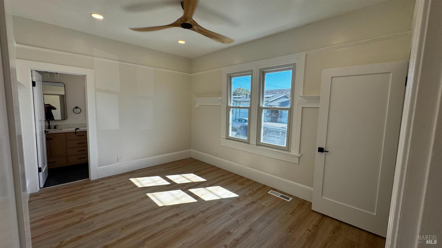 Detail Gallery Image 14 of 19 For 43 11th St, Richmond,  CA 94801 - 3 Beds | 2 Baths