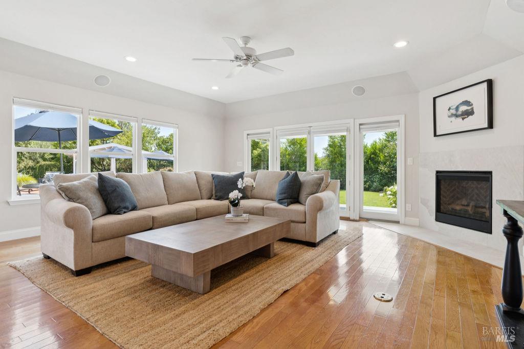 Detail Gallery Image 26 of 73 For 15119 Grove St, Healdsburg,  CA 95448 - 3 Beds | 4/1 Baths