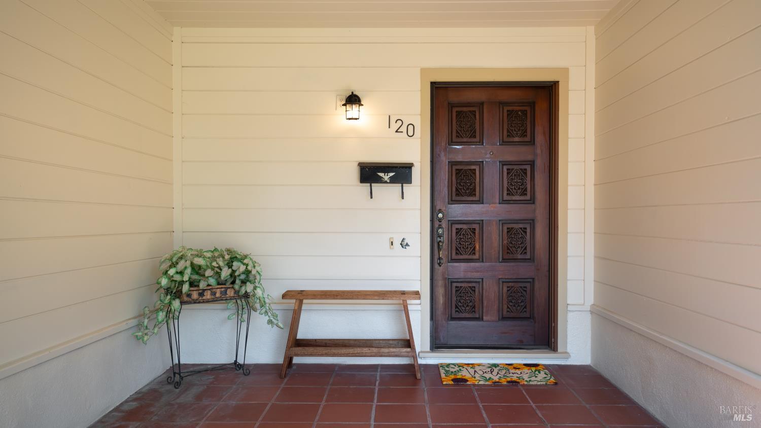Detail Gallery Image 3 of 44 For 120 Meriam Dr, San Rafael,  CA 94903 - 3 Beds | 2/1 Baths