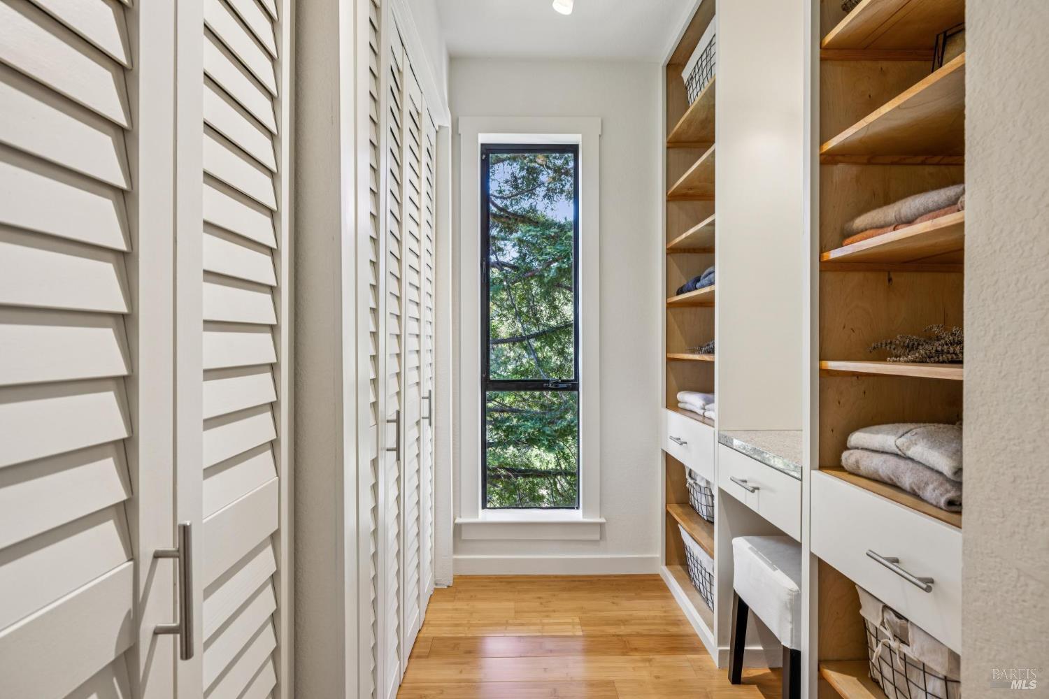 Detail Gallery Image 25 of 42 For 2 Columbine Ln, Novato,  CA 94947 - 3 Beds | 2/1 Baths