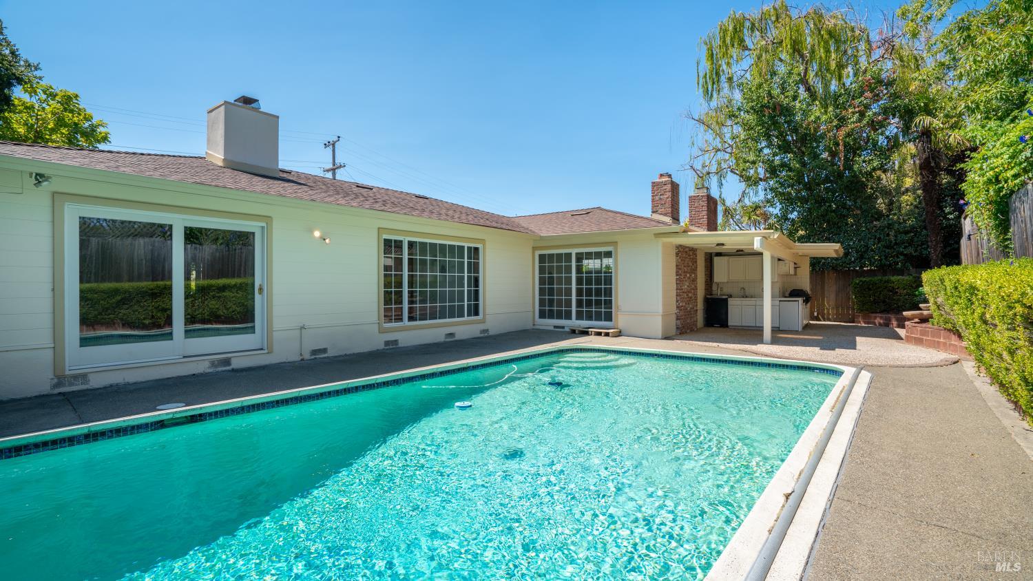 Detail Gallery Image 30 of 44 For 120 Meriam Dr, San Rafael,  CA 94903 - 3 Beds | 2/1 Baths