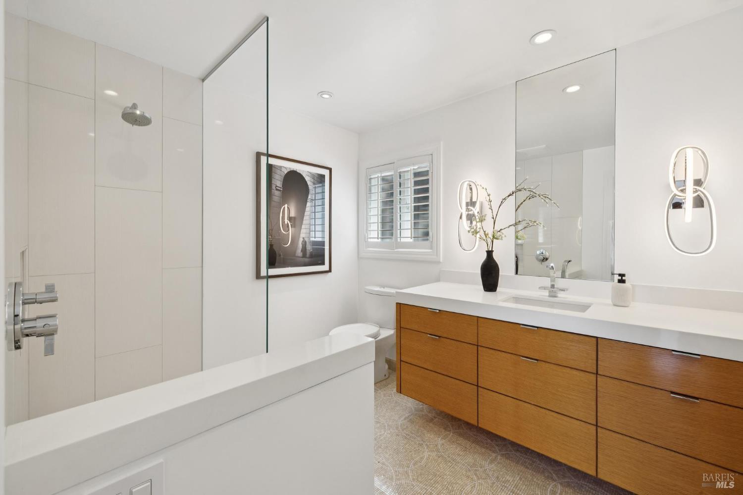 Detail Gallery Image 47 of 72 For 260 Spencer Ave, Sausalito,  CA 94965 - 5 Beds | 5 Baths