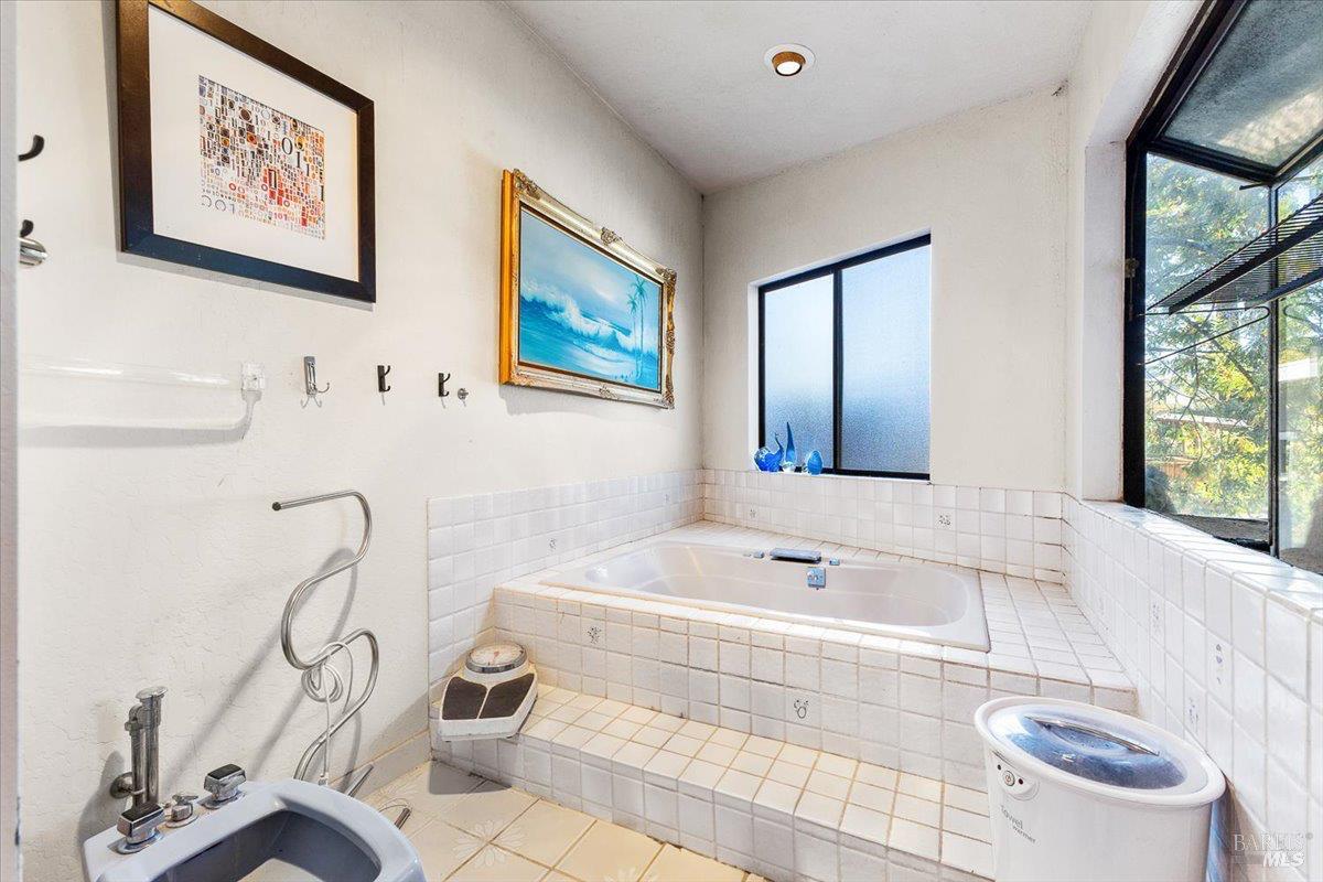 Detail Gallery Image 23 of 52 For 4331 Panorama Dr, Santa Rosa,  CA 95404 - 6 Beds | 3 Baths