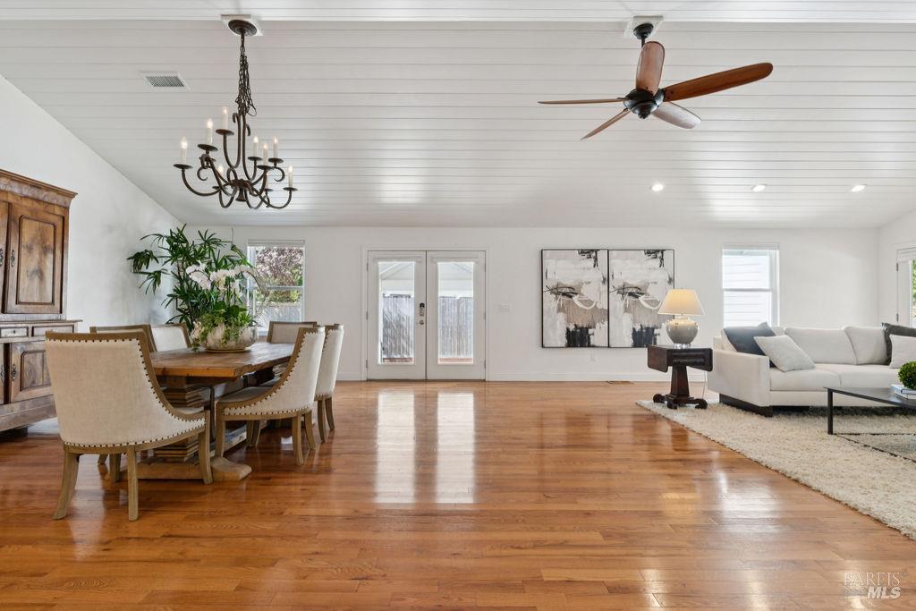 Detail Gallery Image 21 of 73 For 15119 Grove St, Healdsburg,  CA 95448 - 3 Beds | 4/1 Baths