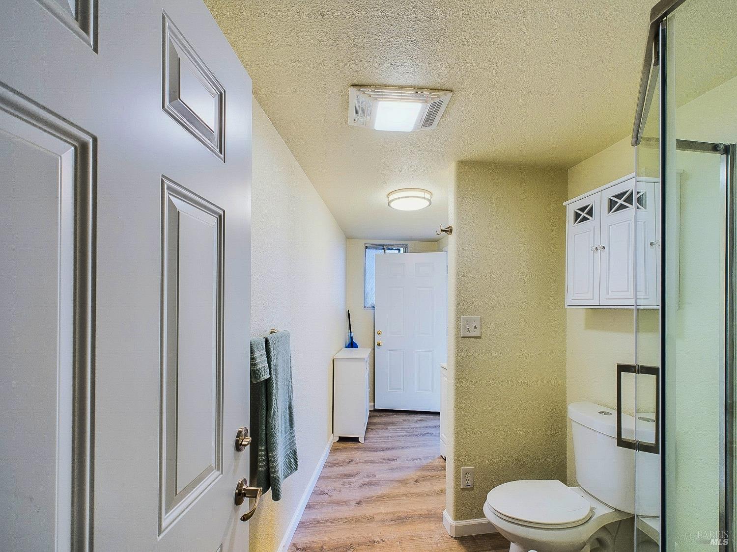 Detail Gallery Image 8 of 22 For 14420 Lakeshore Dr, Clearlake,  CA 95422 - – Beds | – Baths