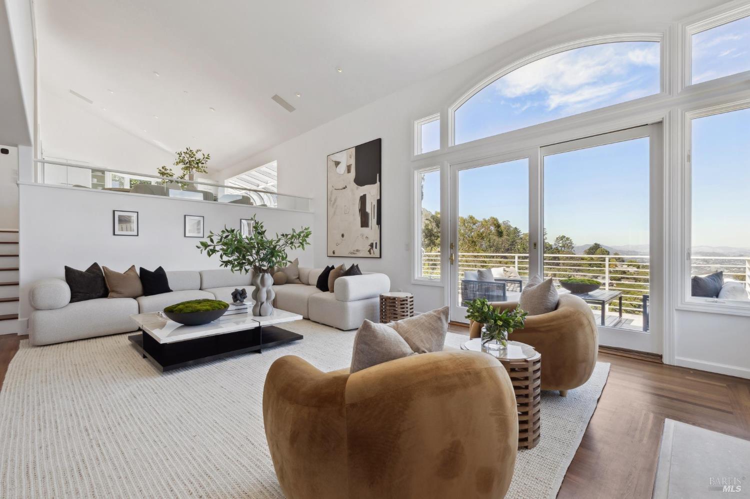 Detail Gallery Image 8 of 72 For 260 Spencer Ave, Sausalito,  CA 94965 - 5 Beds | 5 Baths