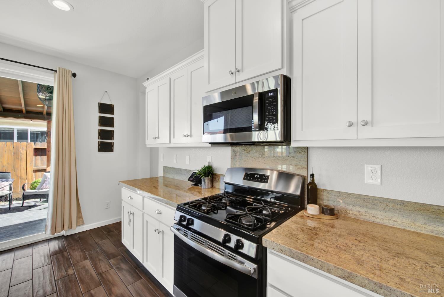 Detail Gallery Image 22 of 67 For 336 Primrose Dr, Vacaville,  CA 95687 - 4 Beds | 3 Baths