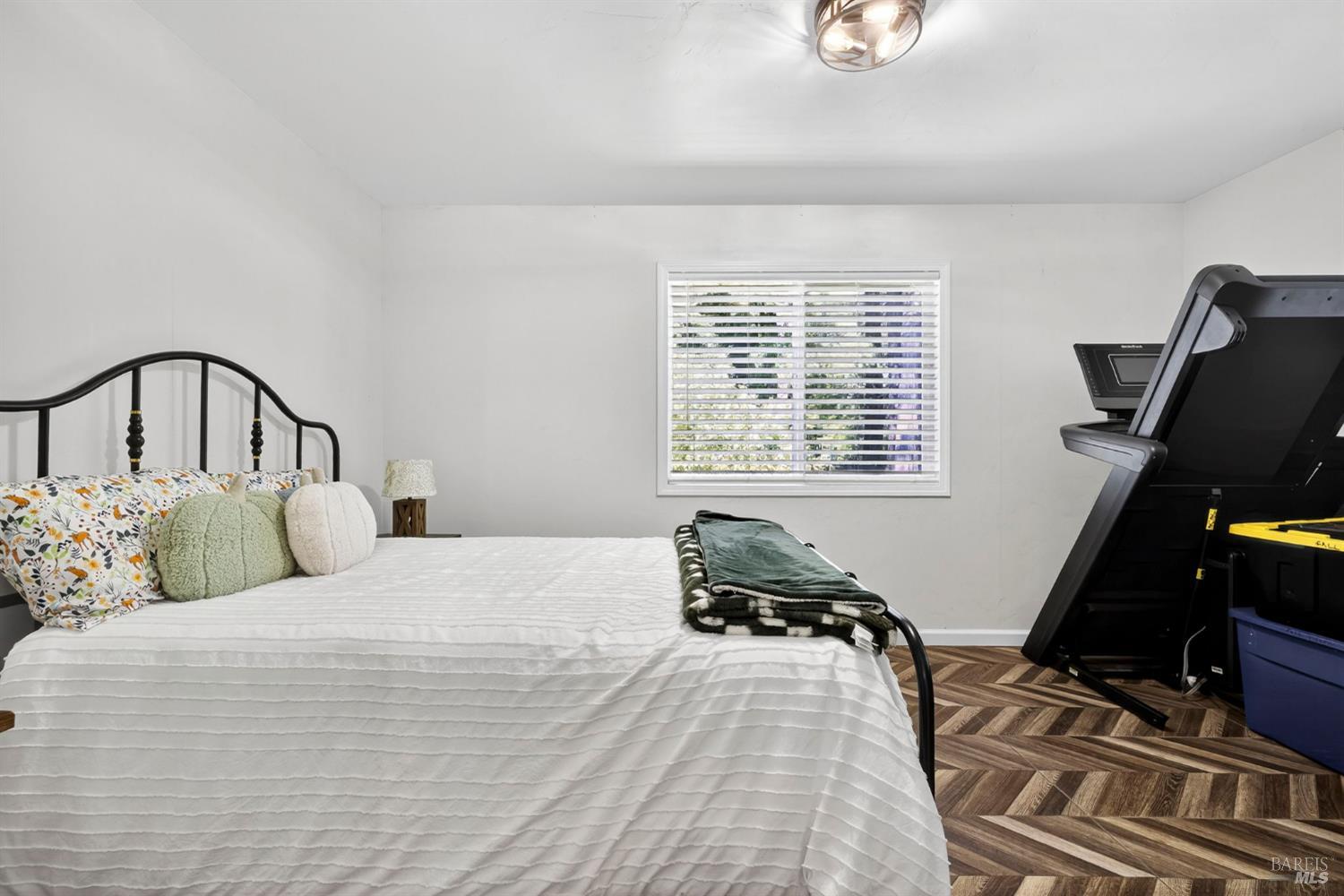 Detail Gallery Image 18 of 26 For 16799 Center Way, Guerneville,  CA 95446 - 5 Beds | 2 Baths
