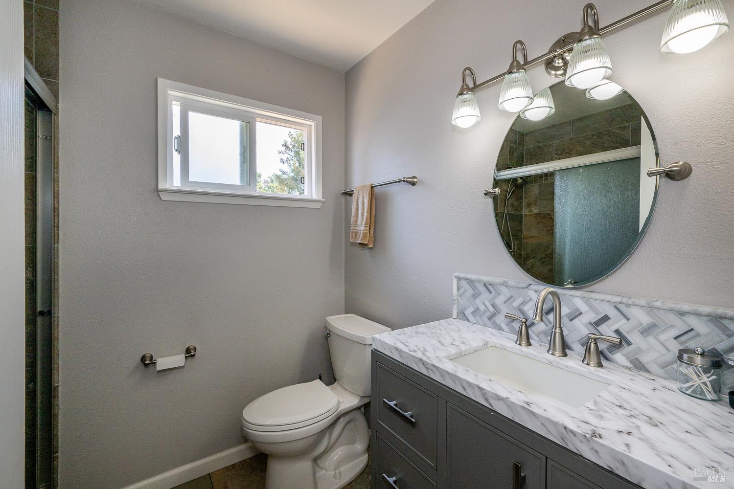 Detail Gallery Image 10 of 21 For 1130 Tapadera Dr, Santa Rosa,  CA 95407 - 3 Beds | 2 Baths