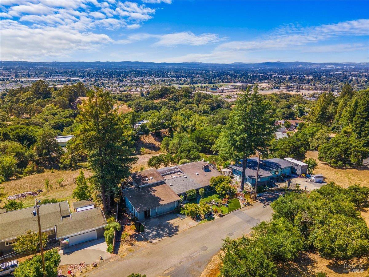 Detail Gallery Image 44 of 52 For 4331 Panorama Dr, Santa Rosa,  CA 95404 - 6 Beds | 3 Baths