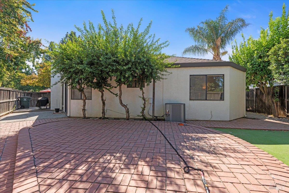 Detail Gallery Image 25 of 28 For 1330 Blackberry Ct, Dixon,  CA 95620 - 3 Beds | 2 Baths