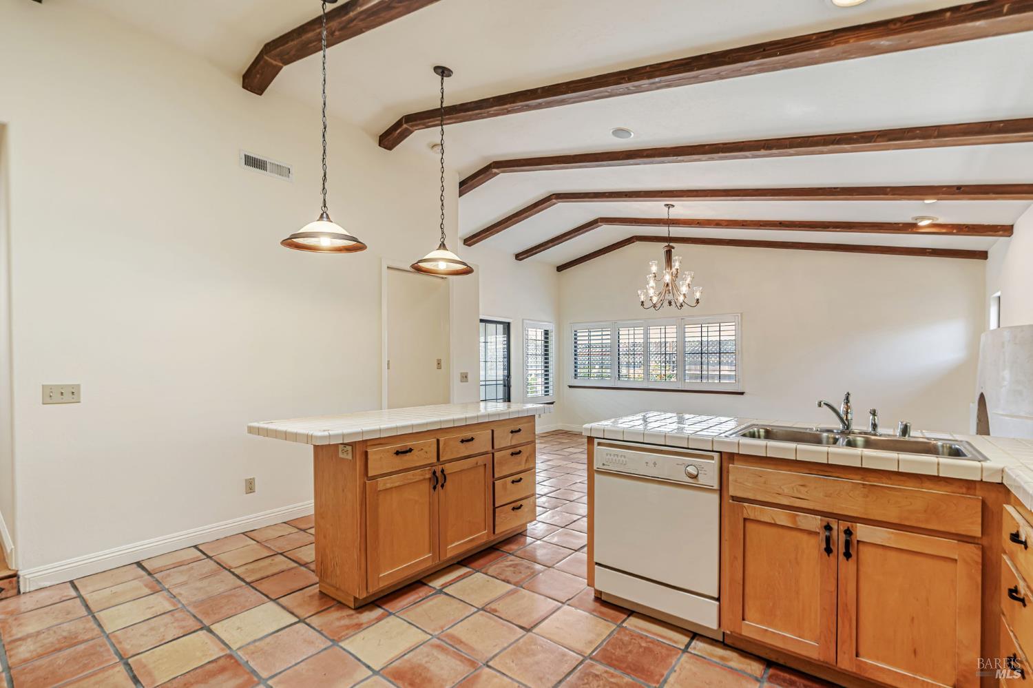 Detail Gallery Image 9 of 45 For 2213 Warwick Dr, Santa Rosa,  CA 95405 - 3 Beds | 2/1 Baths