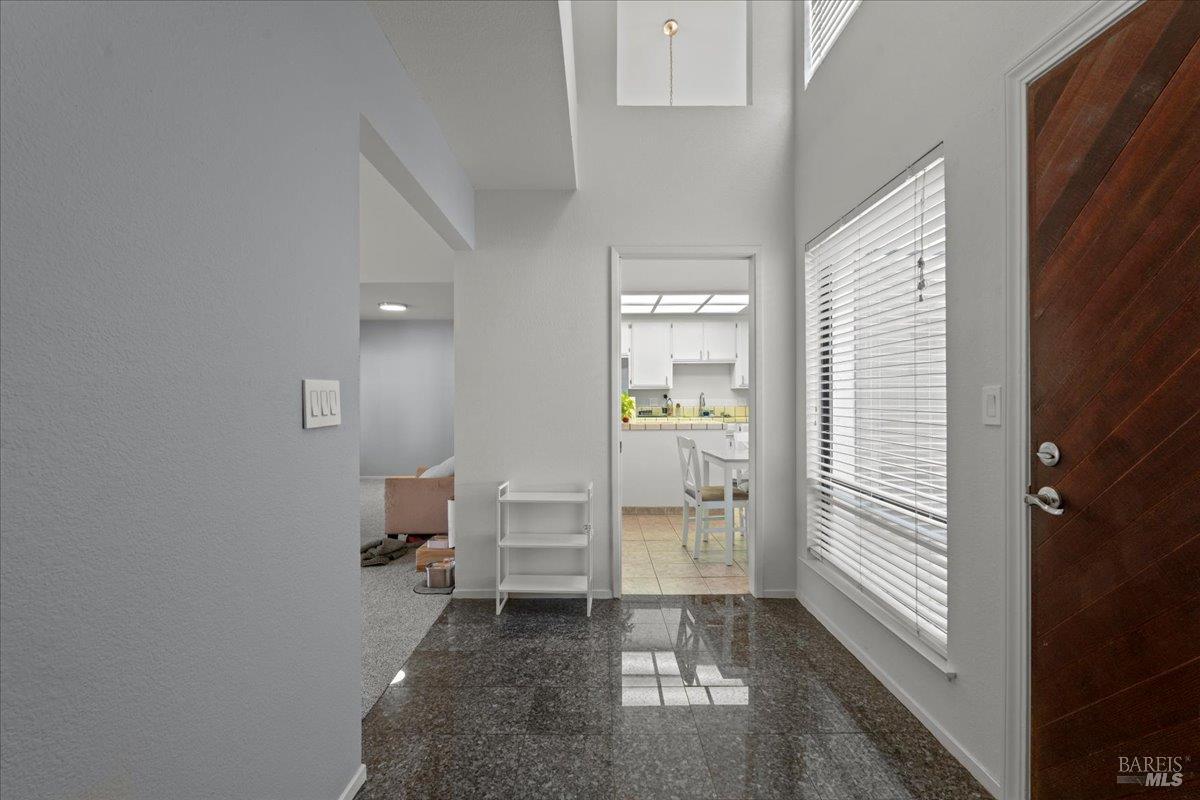 Detail Gallery Image 5 of 28 For 1330 Blackberry Ct, Dixon,  CA 95620 - 3 Beds | 2 Baths