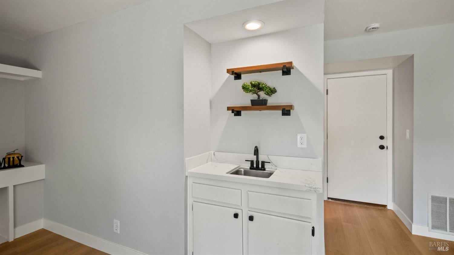 Detail Gallery Image 35 of 99 For 3265 Arroyo Dr, Fairfield,  CA 94533 - 4 Beds | 2/1 Baths