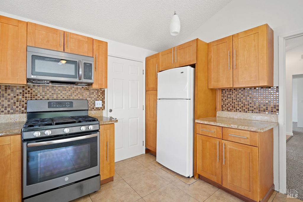 Detail Gallery Image 16 of 50 For 121 Yankee Jim Ct, Vallejo,  CA 94589 - 3 Beds | 2 Baths