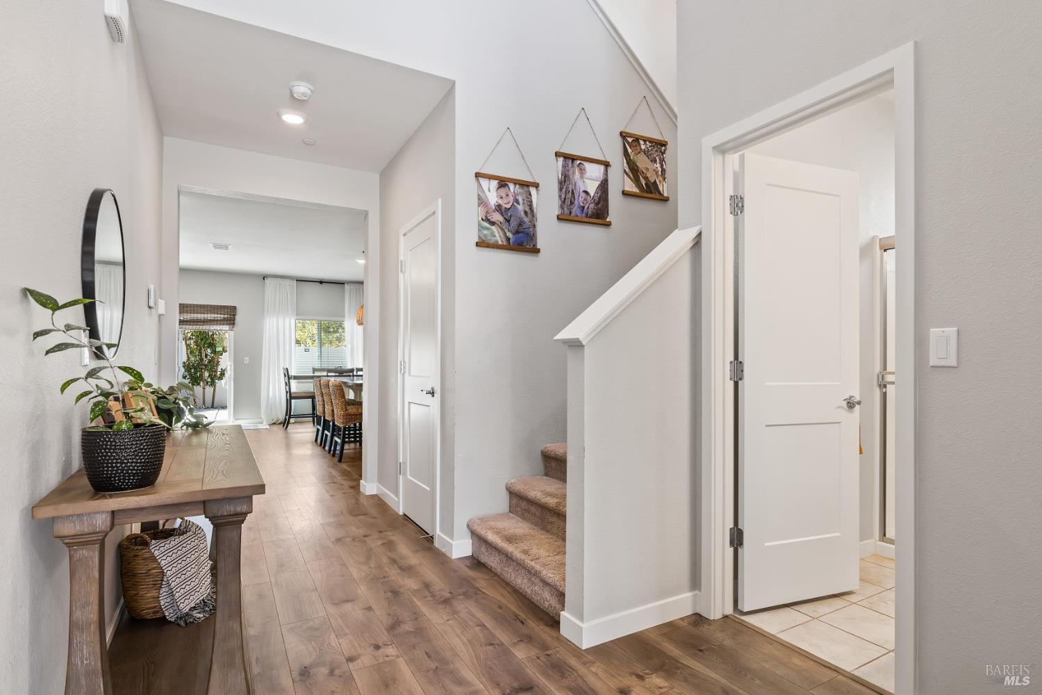 Detail Gallery Image 4 of 28 For 1090 Davidson Ct, Dixon,  CA 95620 - 4 Beds | 3 Baths