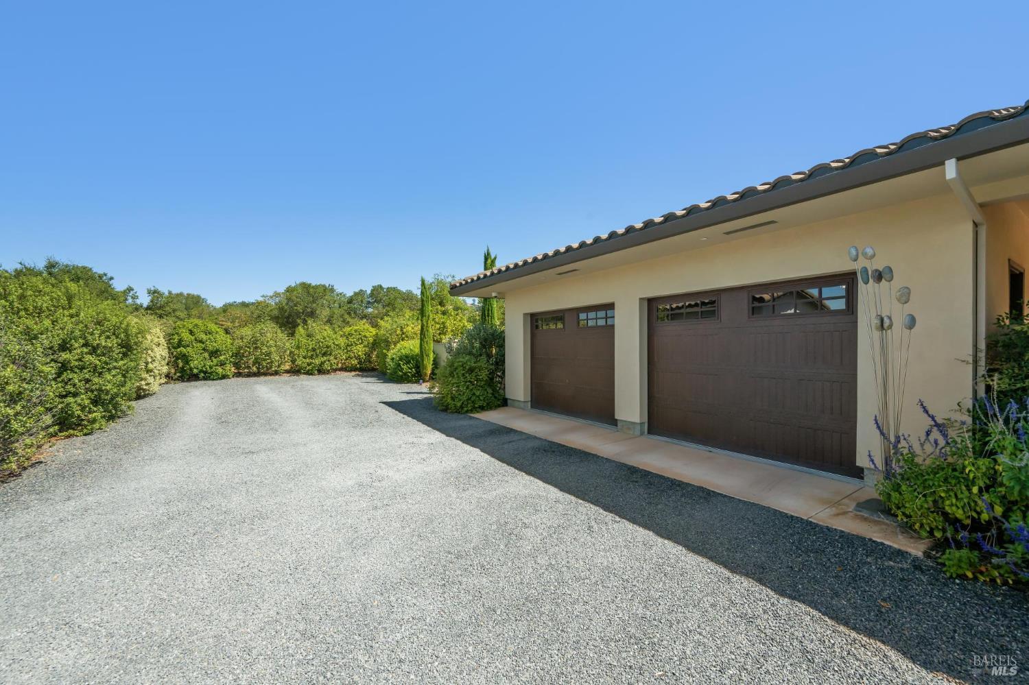 Detail Gallery Image 15 of 46 For 1057 Red Tail Rd, Healdsburg,  CA 95448 - 2 Beds | 3/1 Baths