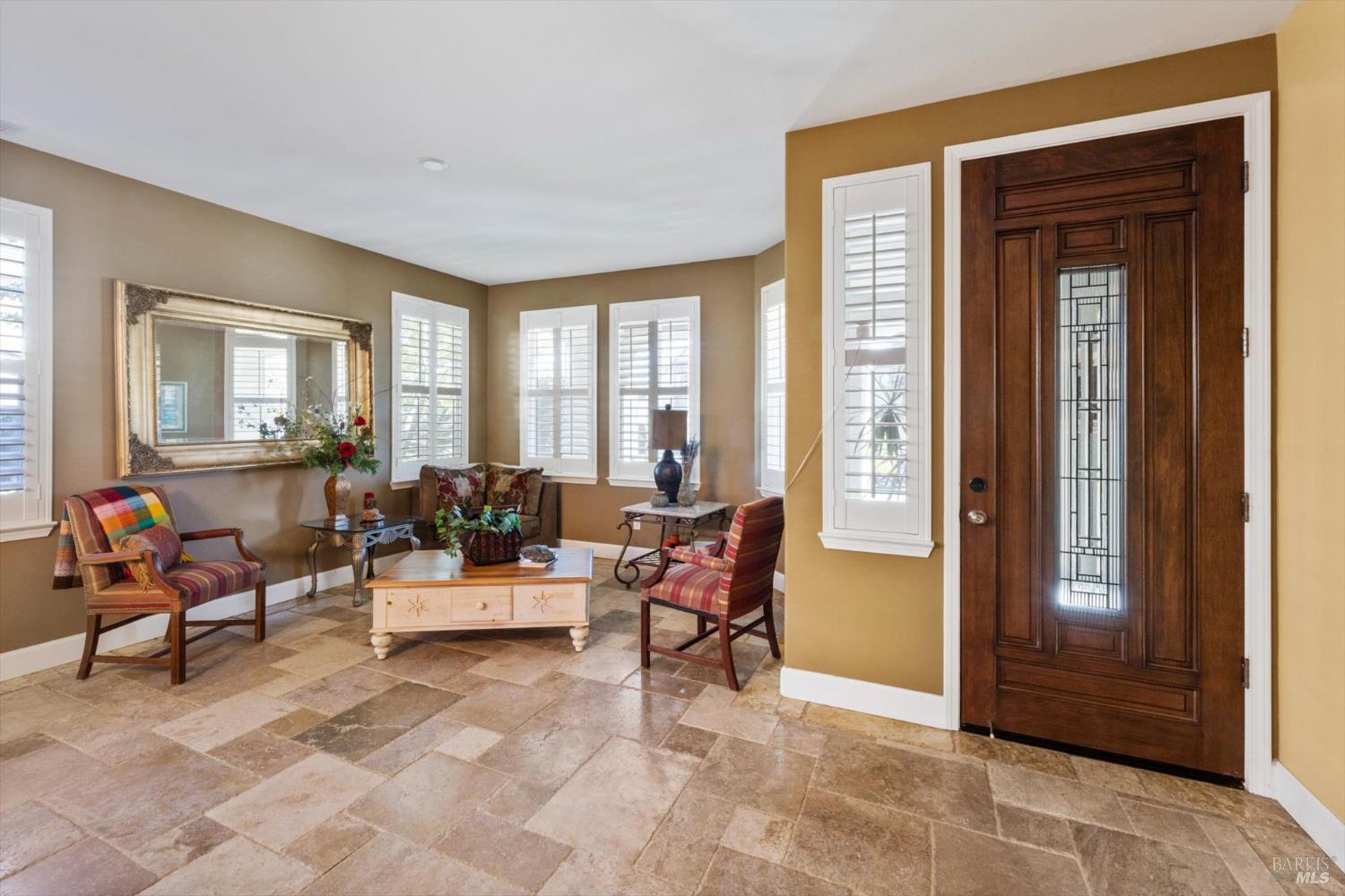 Detail Gallery Image 4 of 78 For 425 Arguello Dr, Benicia,  CA 94510 - 4 Beds | 2/1 Baths