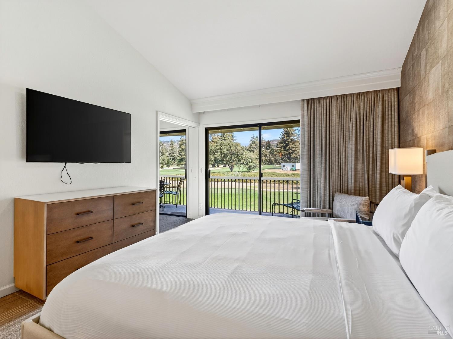 Detail Gallery Image 17 of 23 For 693 Cottage Dr, Napa,  CA 94558 - 2 Beds | 2 Baths