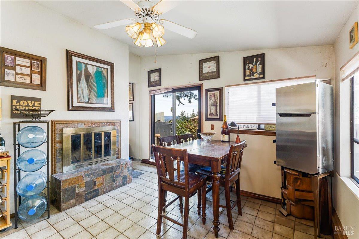 Detail Gallery Image 9 of 52 For 4331 Panorama Dr, Santa Rosa,  CA 95404 - 6 Beds | 3 Baths