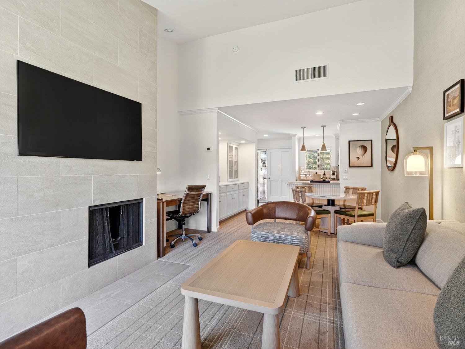 Detail Gallery Image 12 of 23 For 693 Cottage Dr, Napa,  CA 94558 - 2 Beds | 2 Baths